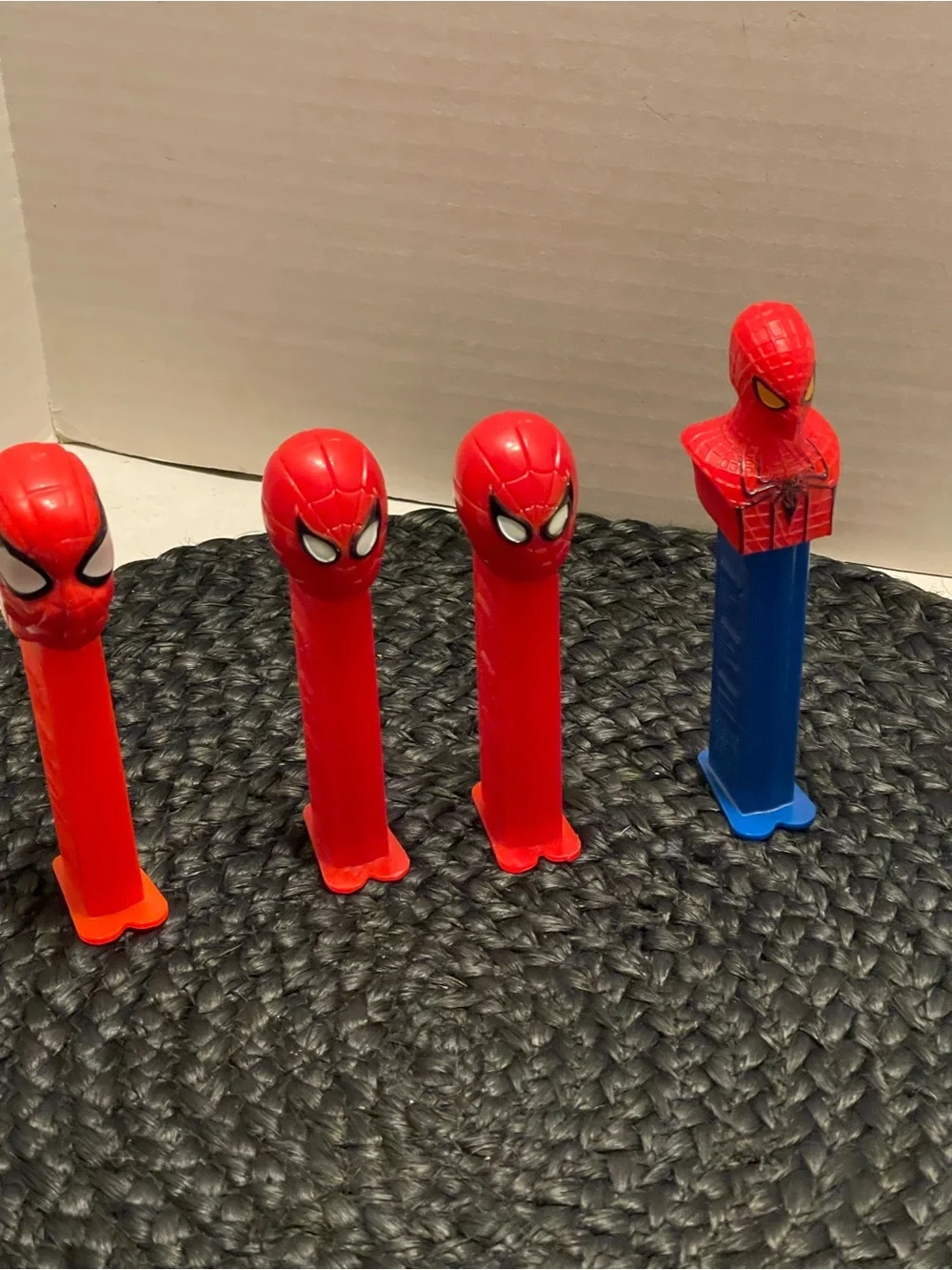 Vtg Pez Spider-Man Red and Blue Candy Dispensers 4